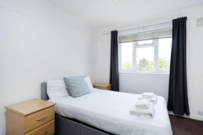 2 Bedroom Maisonette Near Heathrow Airport